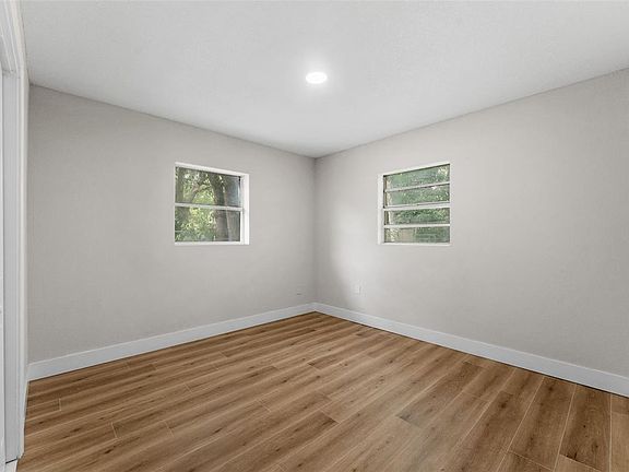5th image of 1218 Crescent St #5/2