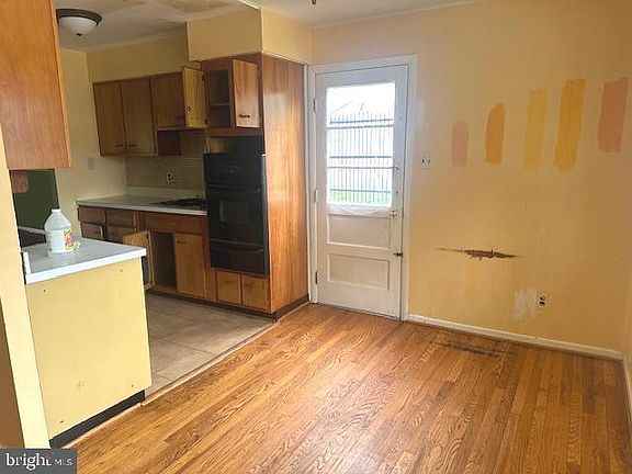 5th image of 6002 Ladd Rd
