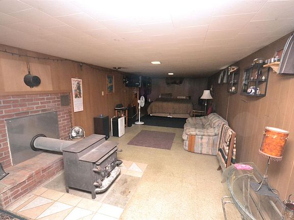 5th image of 14 Carleton Ct