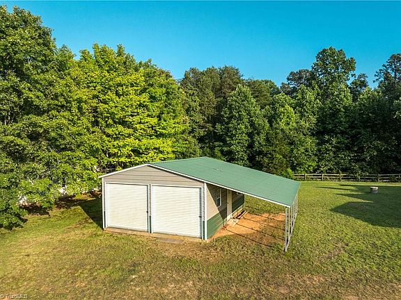 3rd image of 2132 Courtney Huntsville Rd