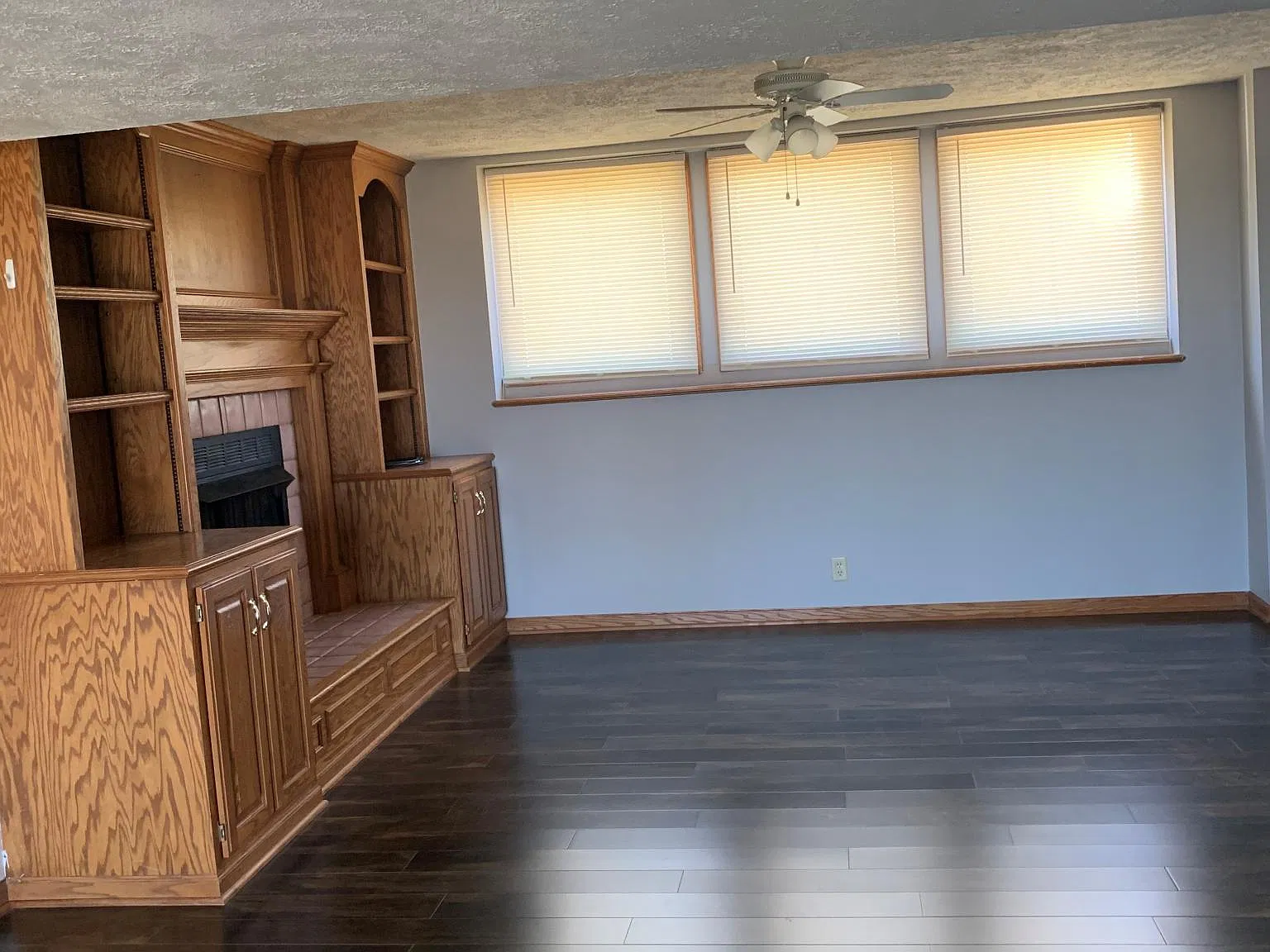 3 bed, 2.5 bath, 1540 sqft, $1,995 — Photo 3