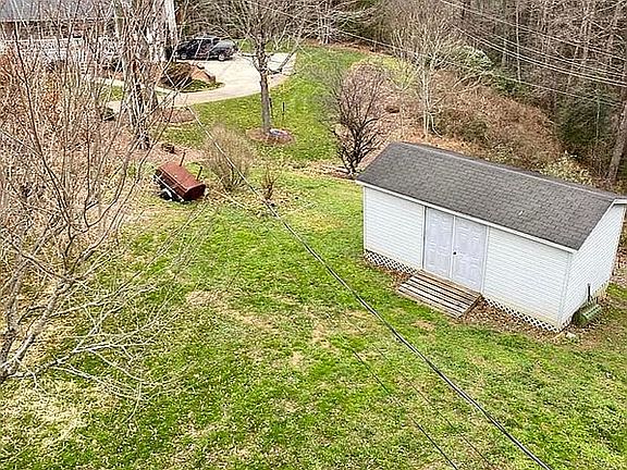 3rd image of 384 Sherwood Forest Dr