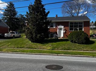 4945 Chester Creek Rd, Brookhaven, PA 19015