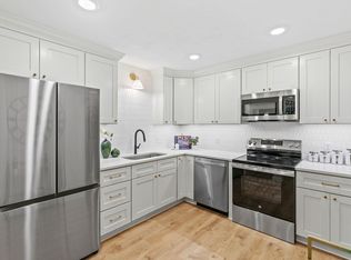 5140 W 102nd St APT 210, Minneapolis, MN 55437