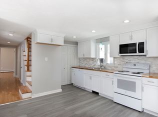 9 Blueberry Rd, Bourne, MA 02532