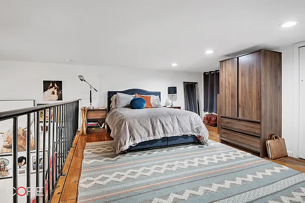 Rented by CORE | media 4