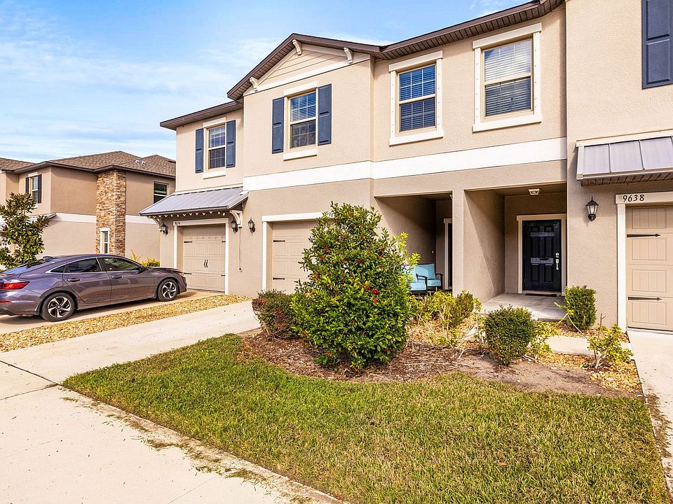 1st image of 9636 Pembrooke Pines Dr