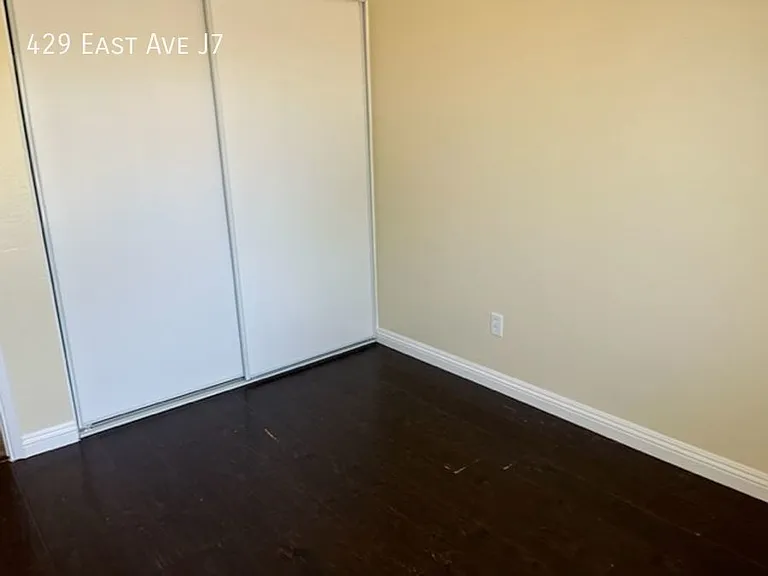 429 E Avenue J7 — Photo 16