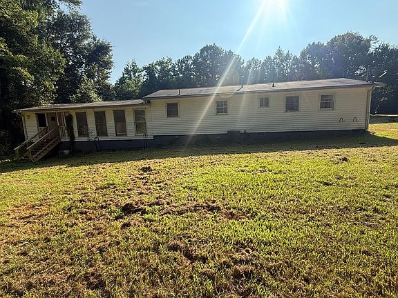 3rd image of 593 Holbrook Rd