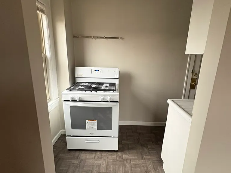 1292 Cove Ave #7 — Photo 7