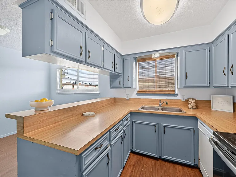 7714 Renwick Dr #D13 — Photo 16