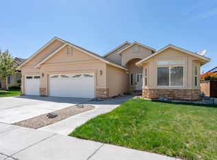 437 Dog Leg Dr, Fernley, NV 89408