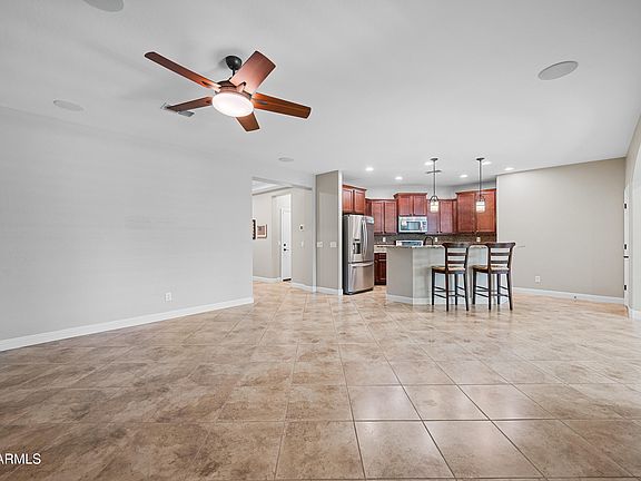 4th image of 1813 W Straight Arrow Ln