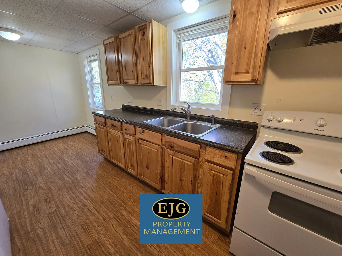 Building Photo - 20 Pleasant St #A