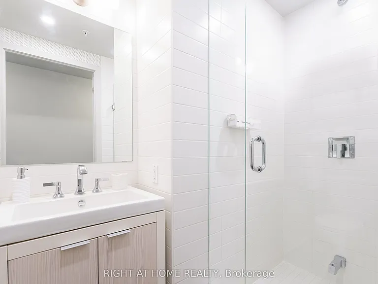 130 Rusholme Rd #202 — Photo 15