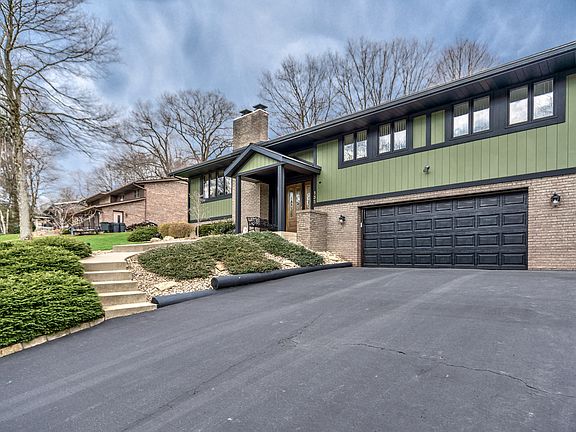 2nd image of 135 Lyn Dale Dr