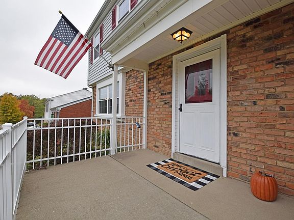 3rd image of 8396 Holiday Hills Dr