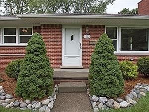 3rd image of 1522 Woodland Dr