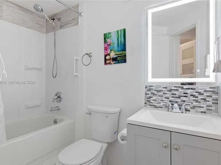 801 Brickell Bay Dr #764L — Photo 14
