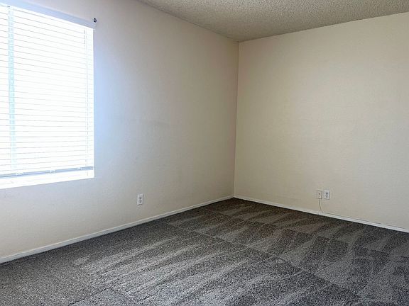 5th image of 524 Fir St APT 102