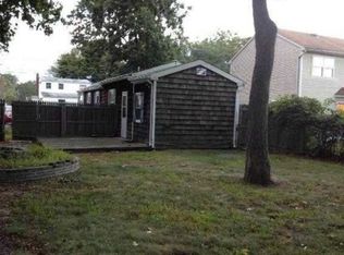 90 Wavecrest Dr, Mastic Beach, NY 11951