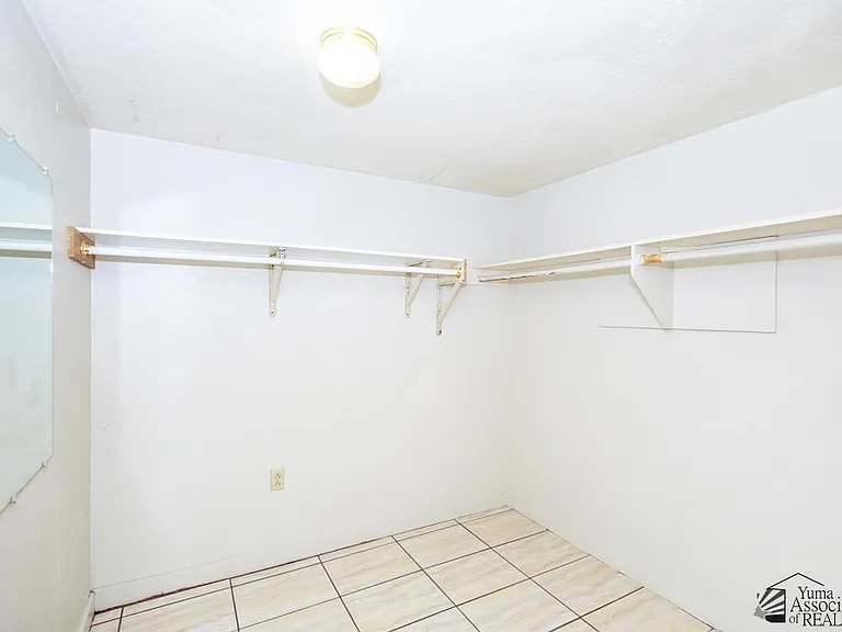 2743 S Mesa Ave — Photo 14