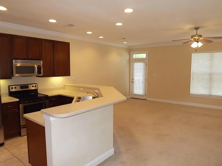 321 Nathey Ave — Photo 1