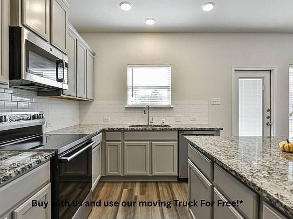 4th image of 607 Friar Tuck Dr