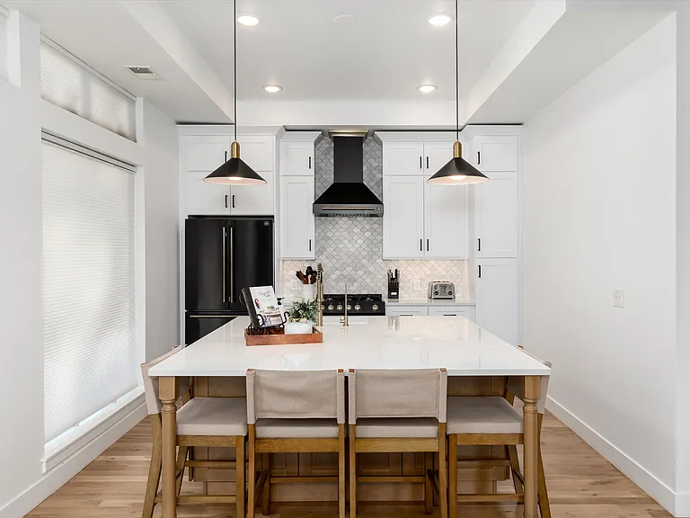1733 Grove St #4 — Photo 8