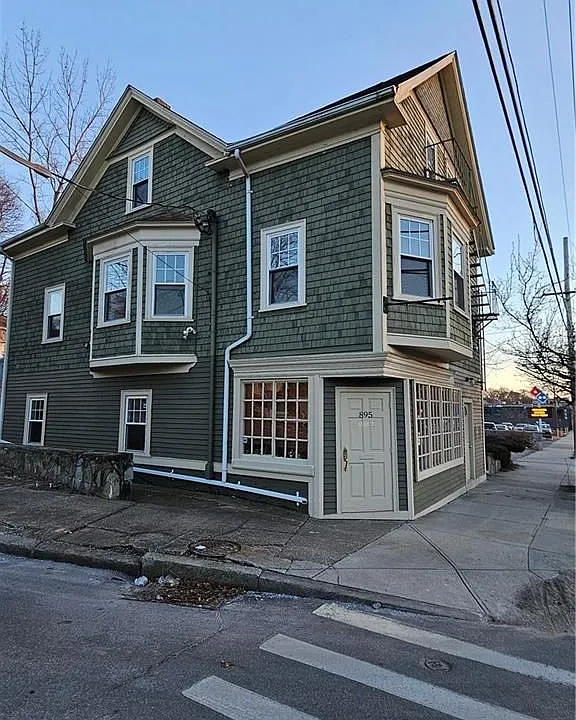 895 N Main St #2