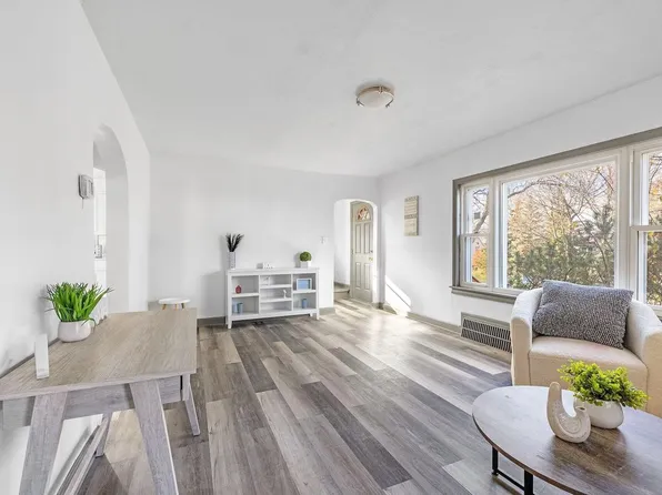 4464 South Pine AVENUE, Milwaukee, WI 53207