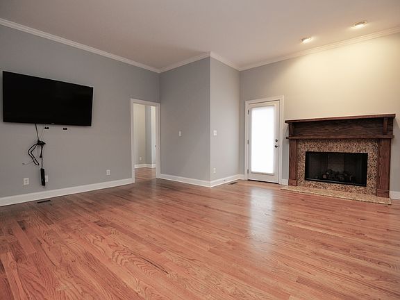 2nd image of 848 Westwood Ave