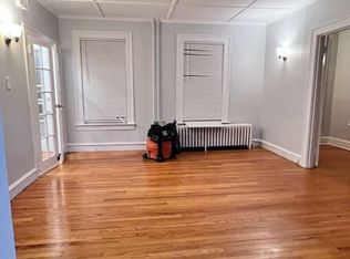 129-131 Quaker Ln S, West Hartford, CT 06119