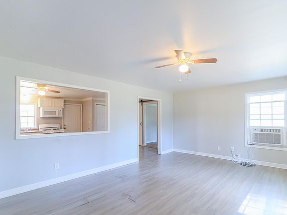 4th image of 205 E Matthews St