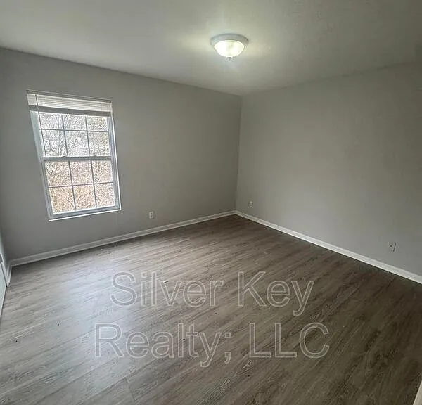 220 Willow Creek Dr #8 — Photo 9