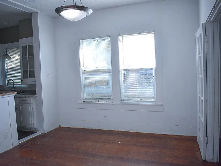 2246 E Houston St — Photo 21