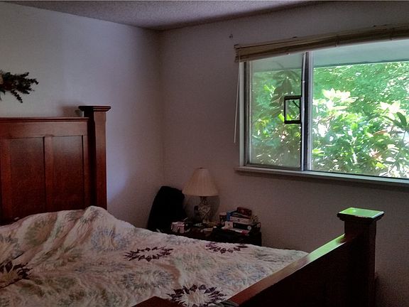 4th image of 9835 164th Ave NE
