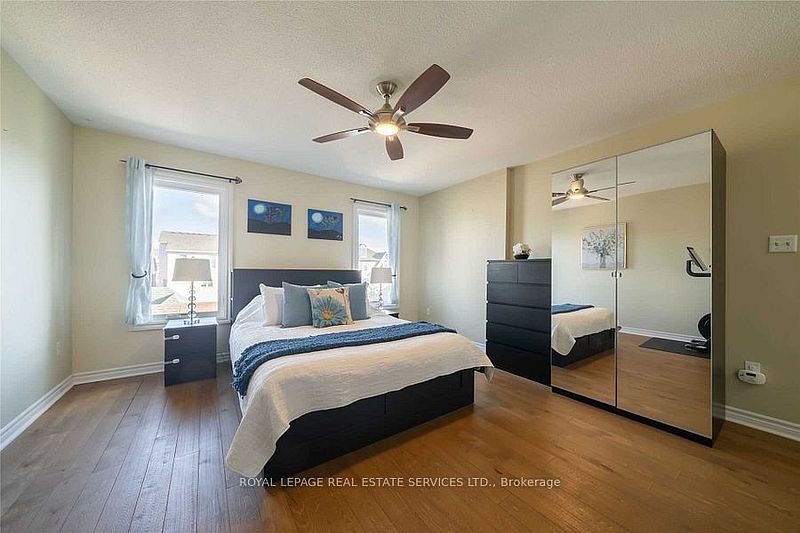 Oakville Townhouse for rent - 4 Bedrooms — photo 20