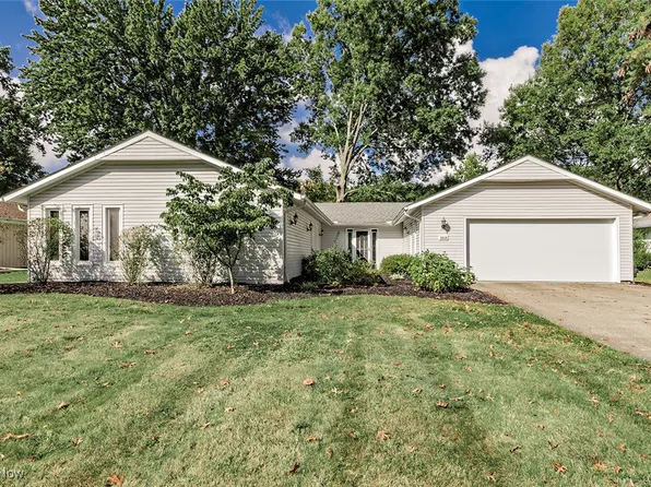 5828 Tree Moss Ln, North Ridgeville, OH 44039