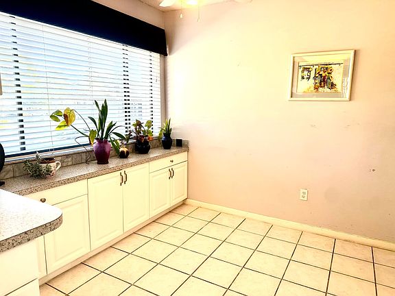 4th image of 25 Pelican Pointe Drive #201