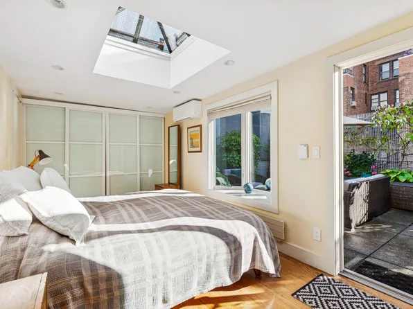 34 West 74th Street image 9 of 13