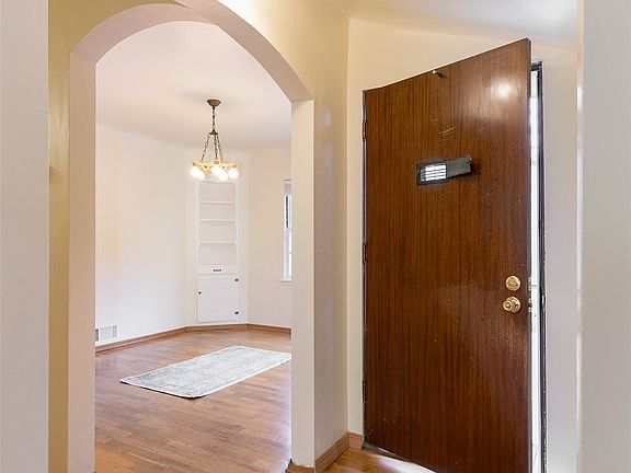 3rd image of 414 S 24th Avenue