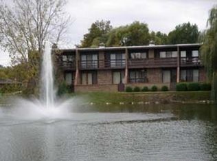 104 Kenneth Cir, Elgin, IL 60120