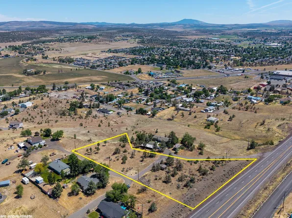 NE Hodges St Lot 700, Madras, OR 97741