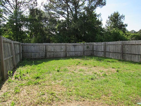 2nd image of 108 Live Oak Ct
