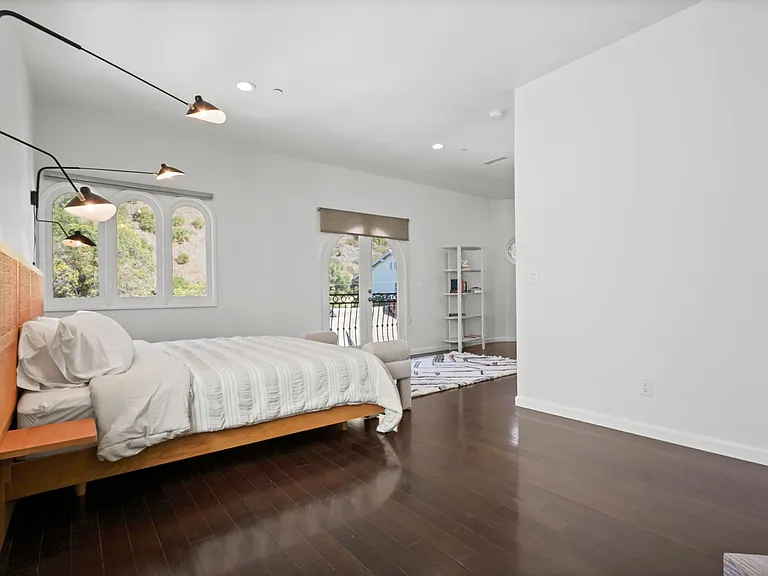 9842 Portola Dr — Photo 25