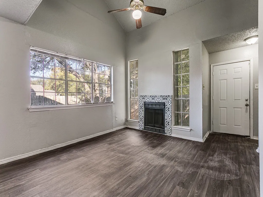 3 bed, 1138 sqft, $1,325 — Photo 2