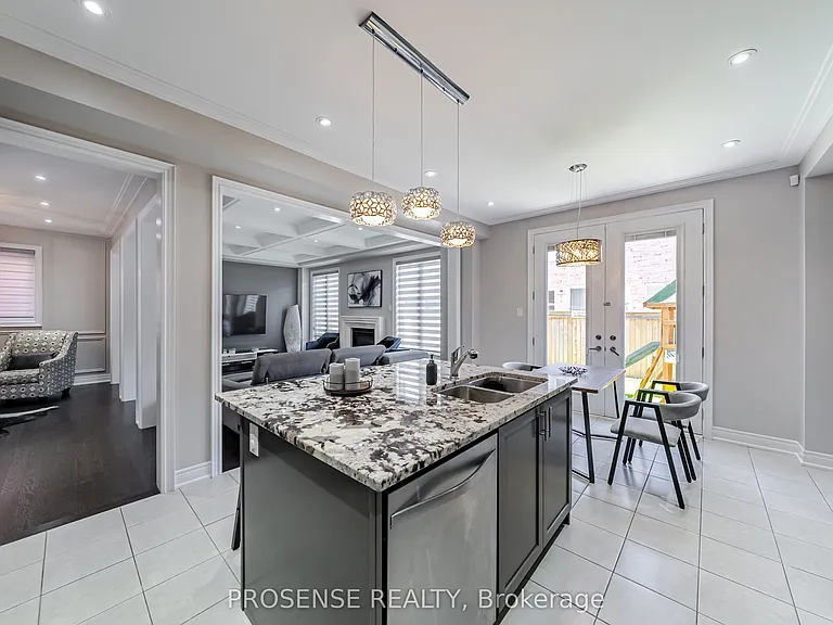 8 Macbean Cres — Photo 22