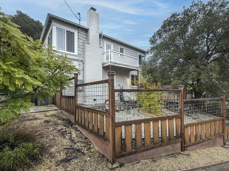 3440 Oak Knoll Blvd #2 — Photo 4