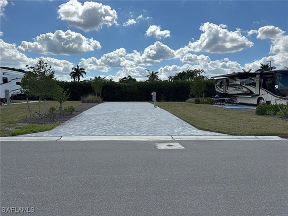 3rd image of 5566 Laguna Caribe Cir